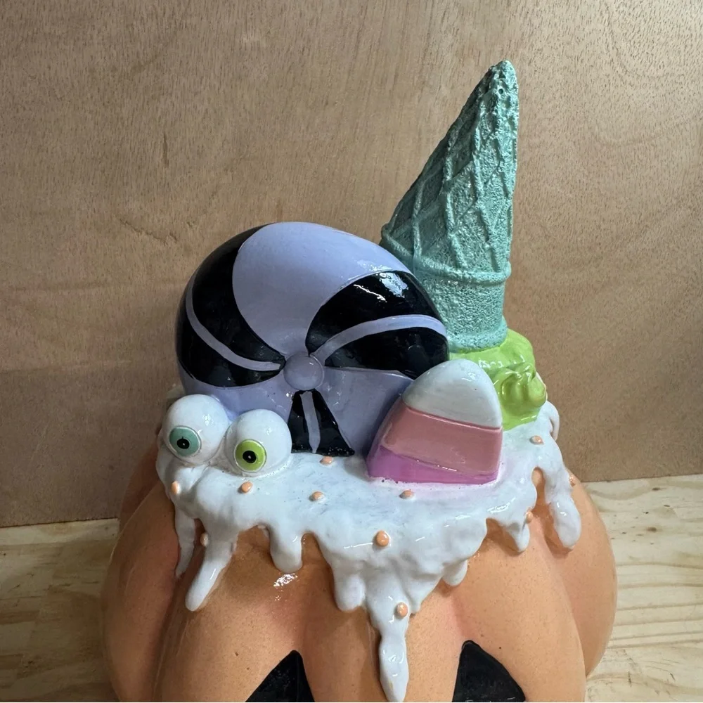 Summerween Halloween Pastel Pumpkin Jack O Lantern w Ice Cream, Frosting & Candy - Picture 2 of 3